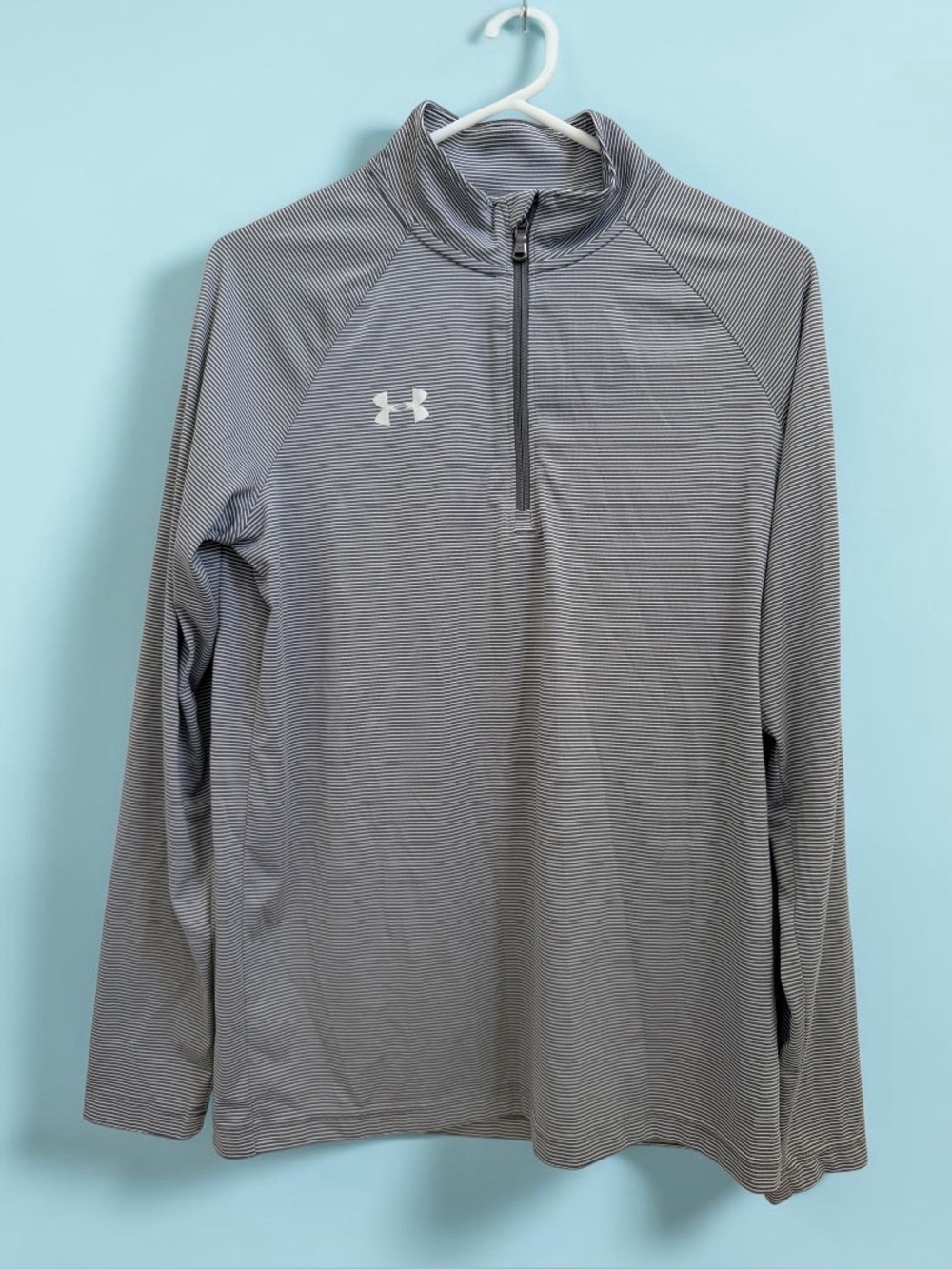 Under Armour Men's Heatgear Pullover 1/4 Zip Loose Shirt Gray White Stripe Small